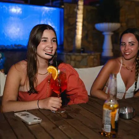 Hotel Memmaj *